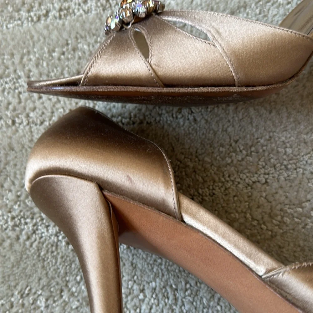 Stuart Weitzman Goodlife D’Orsay Jeweled Satin Open Toe Heel Pumps Sz Gold 8.5M